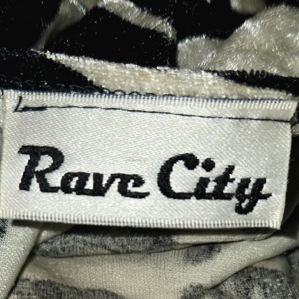 ​🦓 Vintage 90s/Y2K Rave City Zebra Print Halter Top 🖤 - Picture 2 of 2
